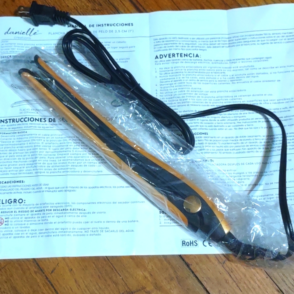 Danielle straightener NWOT